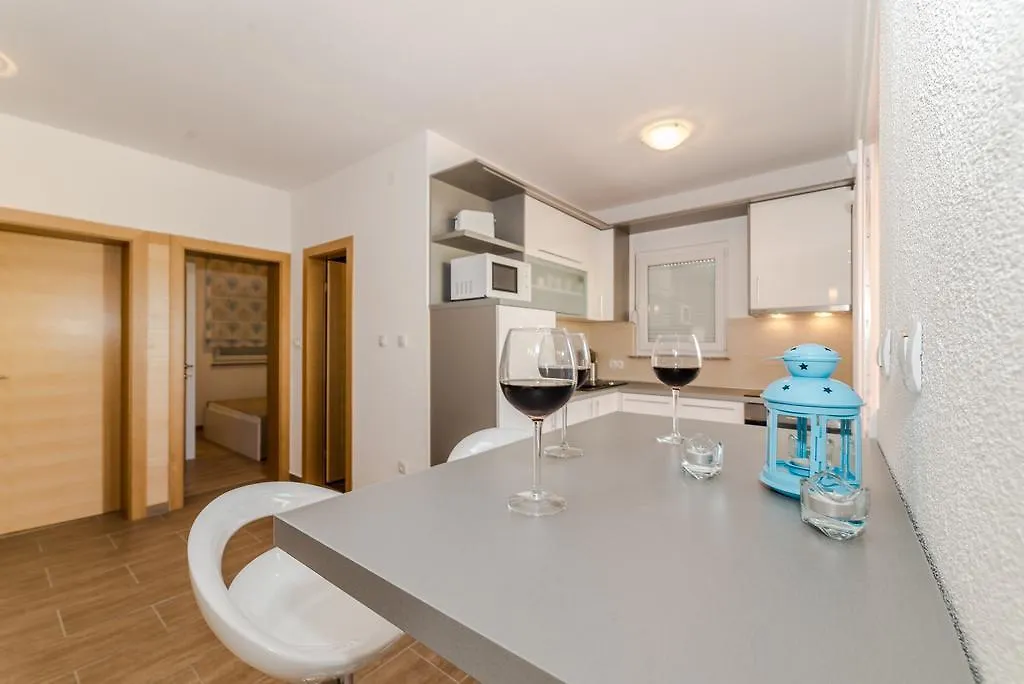 Apartments Kovacevic Vir